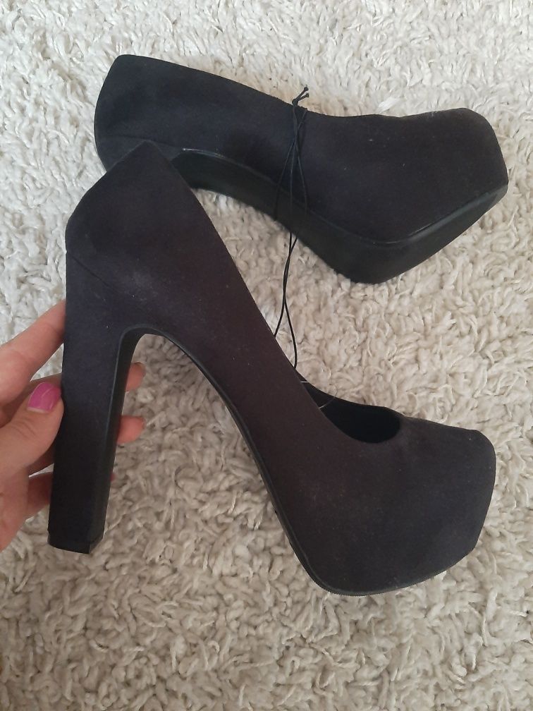 Czarne buty 39 NOWE na obcasie i platformie