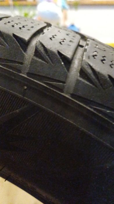 Продаю зимову гуму, резину 205/65 R16, Hankook, б/у