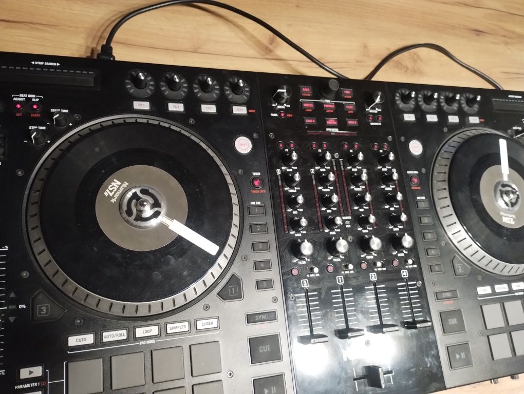 Sprzedam Numark NS7