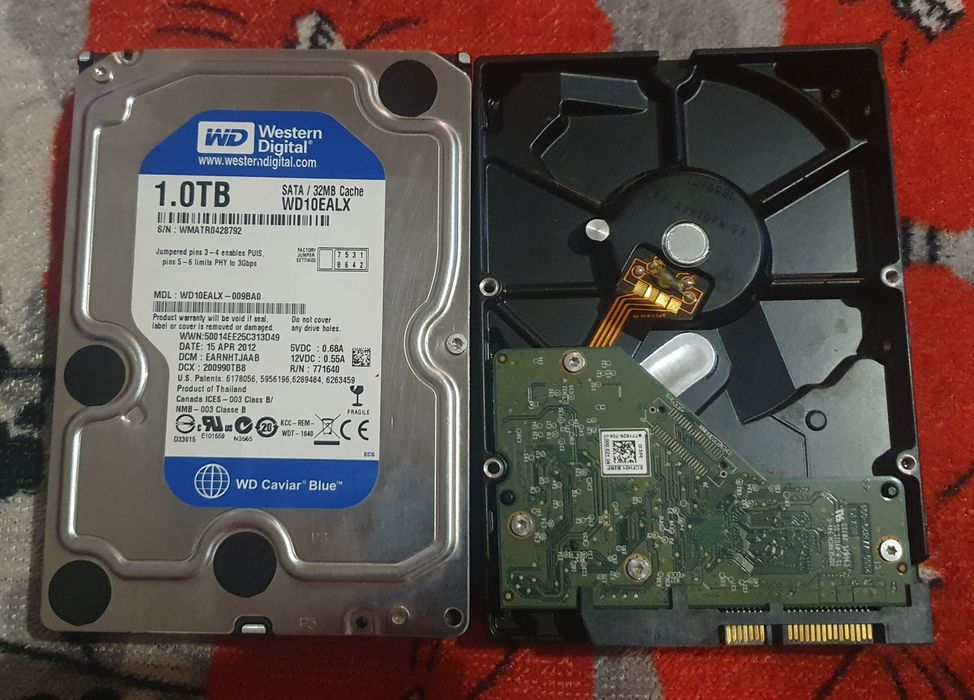 Жорсткі диски WD10EALX 1.0 ТB та Samsung HD403LJ 400 Mb