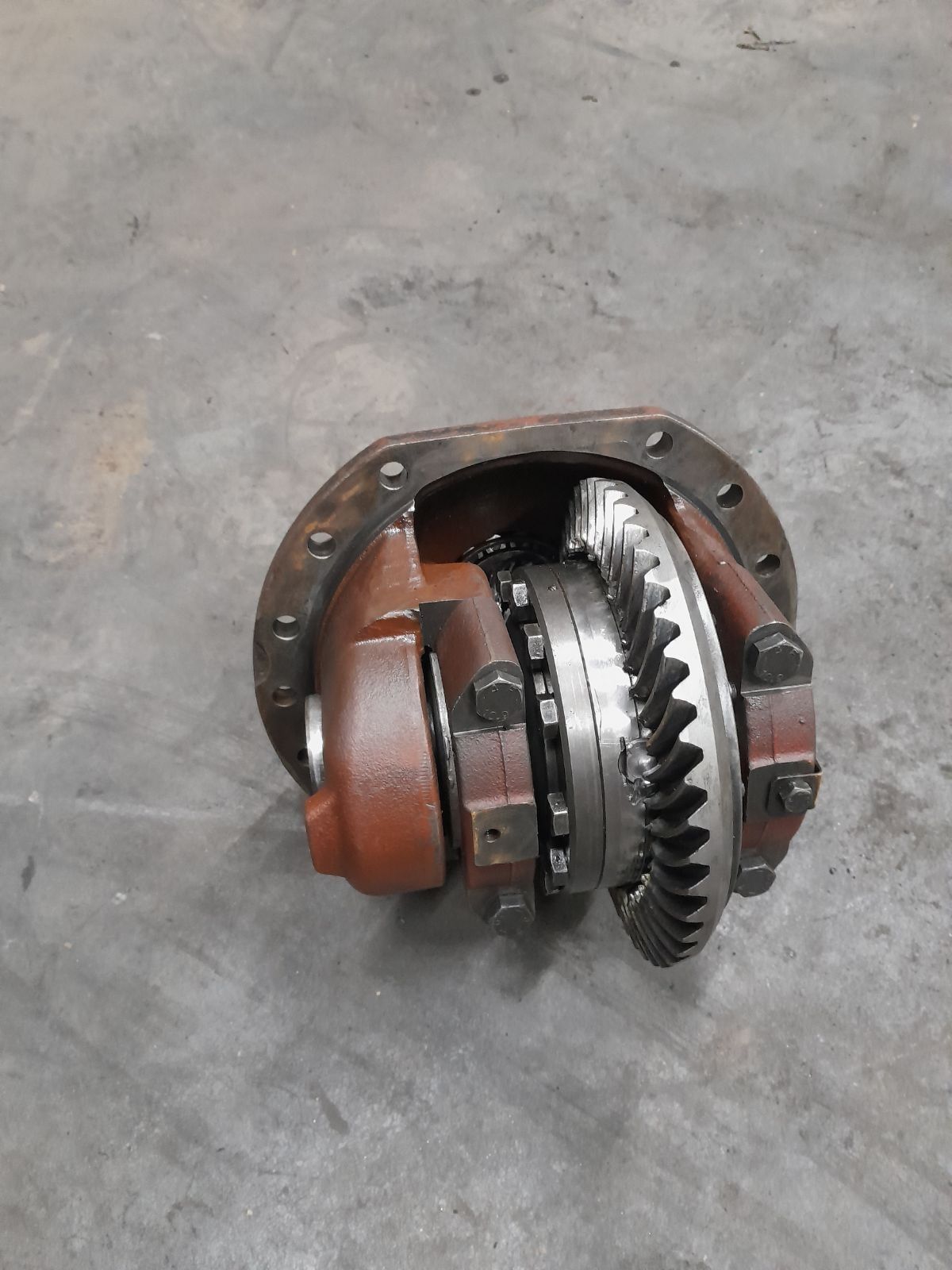 Sprzedam obudowę mechanizmu różnicowego Massey Fergson