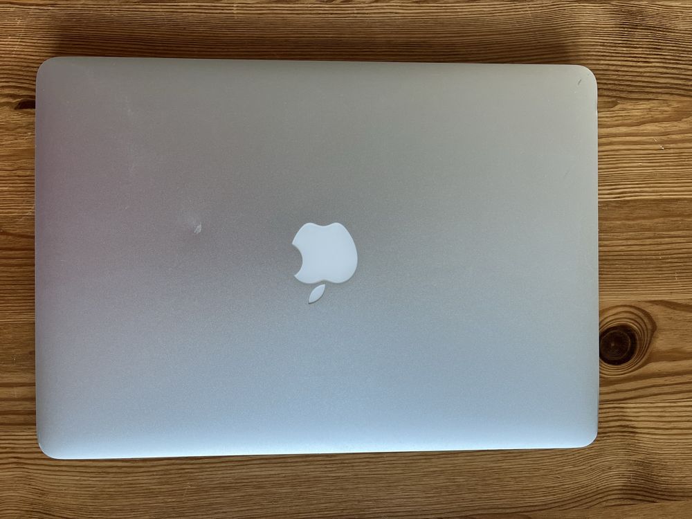 Laptop MacBook Air 7,2 A1466 13" - Intel Core i7 2,2 8GB, 128GB