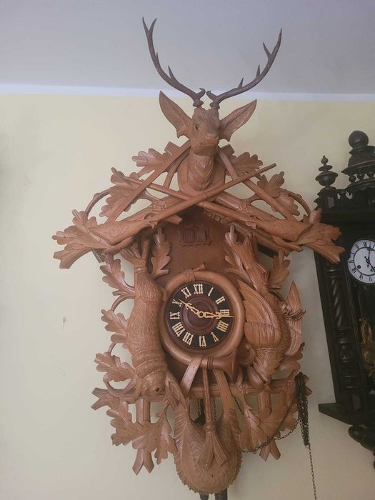 Zegar wiszący kukułowy z pozytywką