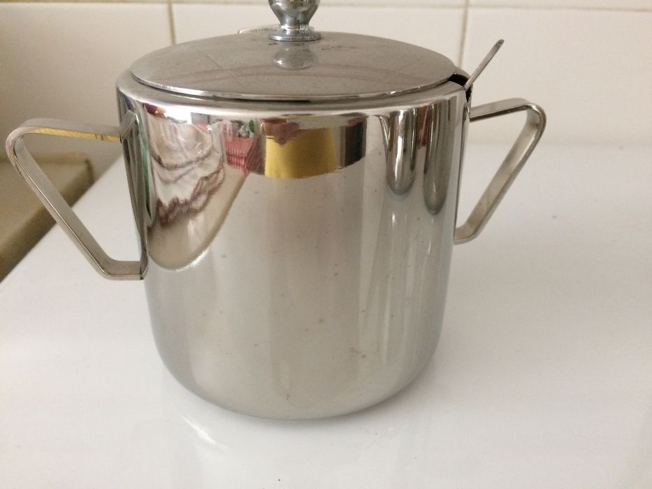 Conjunto em inox de chá, café e açucareiro