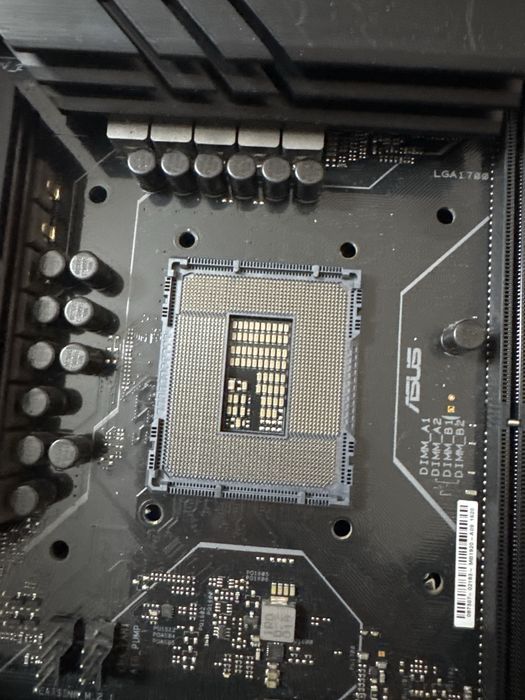 ASUS TUF Gaming B660 plus wifi + 32gb RAM DDR4