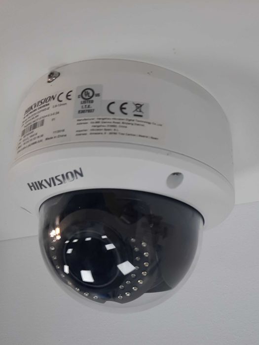 Câmara Hikvision IP 3MP Varifocal