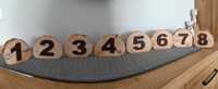 Drewniane numerki na stół 1-8