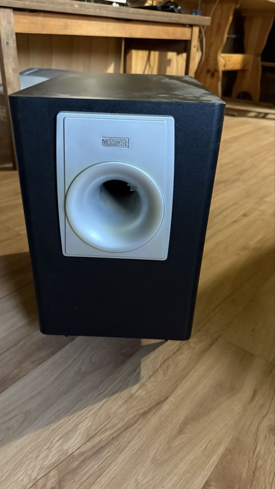 Subwoofer aktywny Magnat