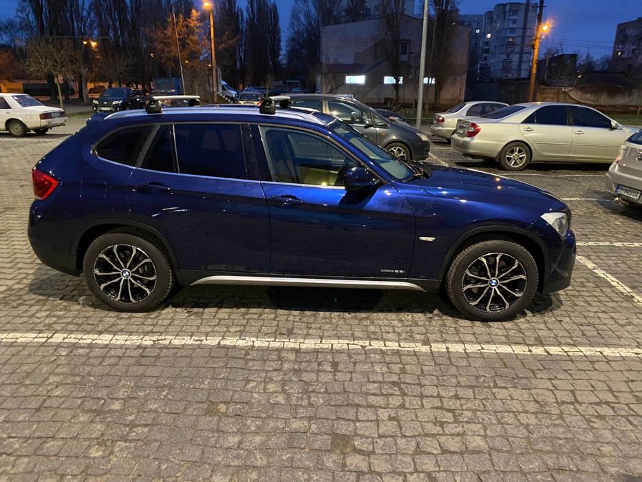 Автомобиль полный привод Bmw x1 2012