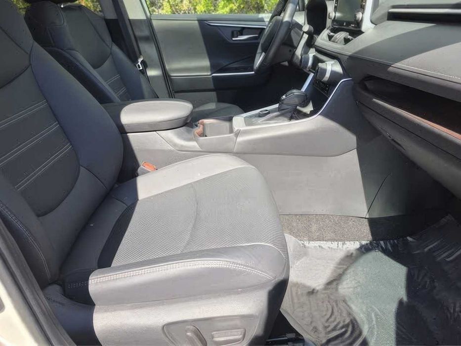 Toyota RAV4      2022