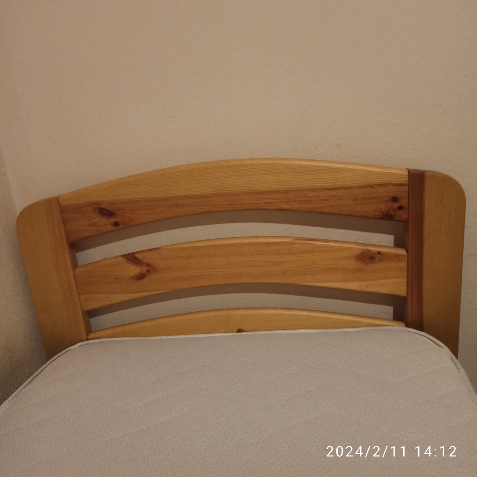 Ліжко дерев'яне майже нове + матрац