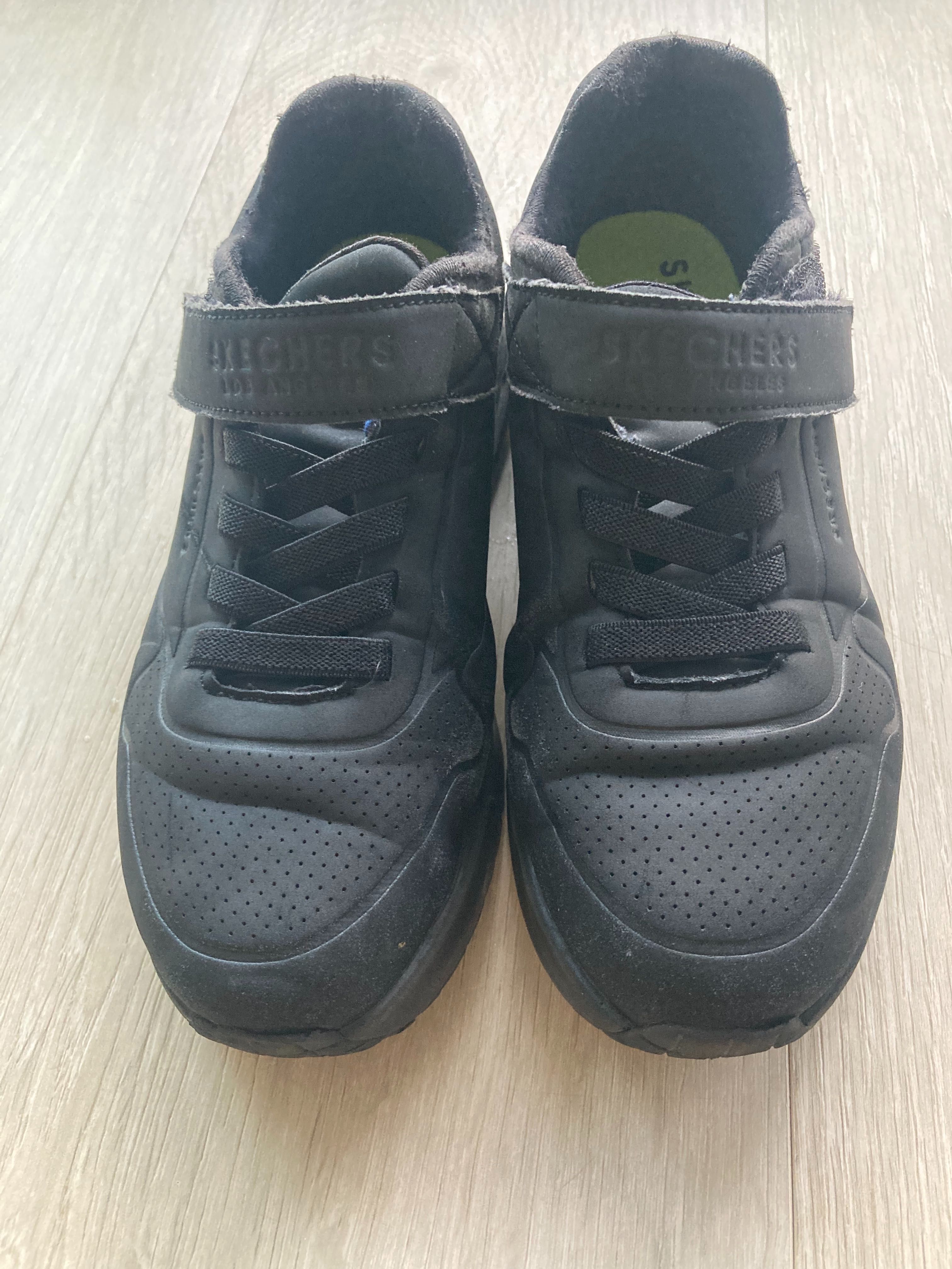 Buty chłopięce Skechers rozm 33,5