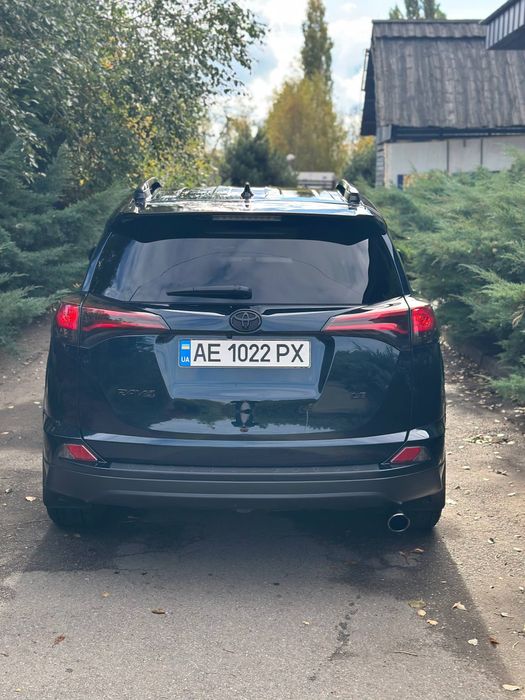 Продам Toyota RAV4 2017