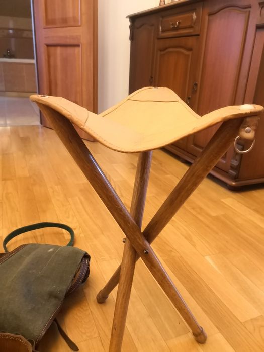 Akcesoria myśliwskie futerał na broń, pas na amunicję,stołek sygałówka