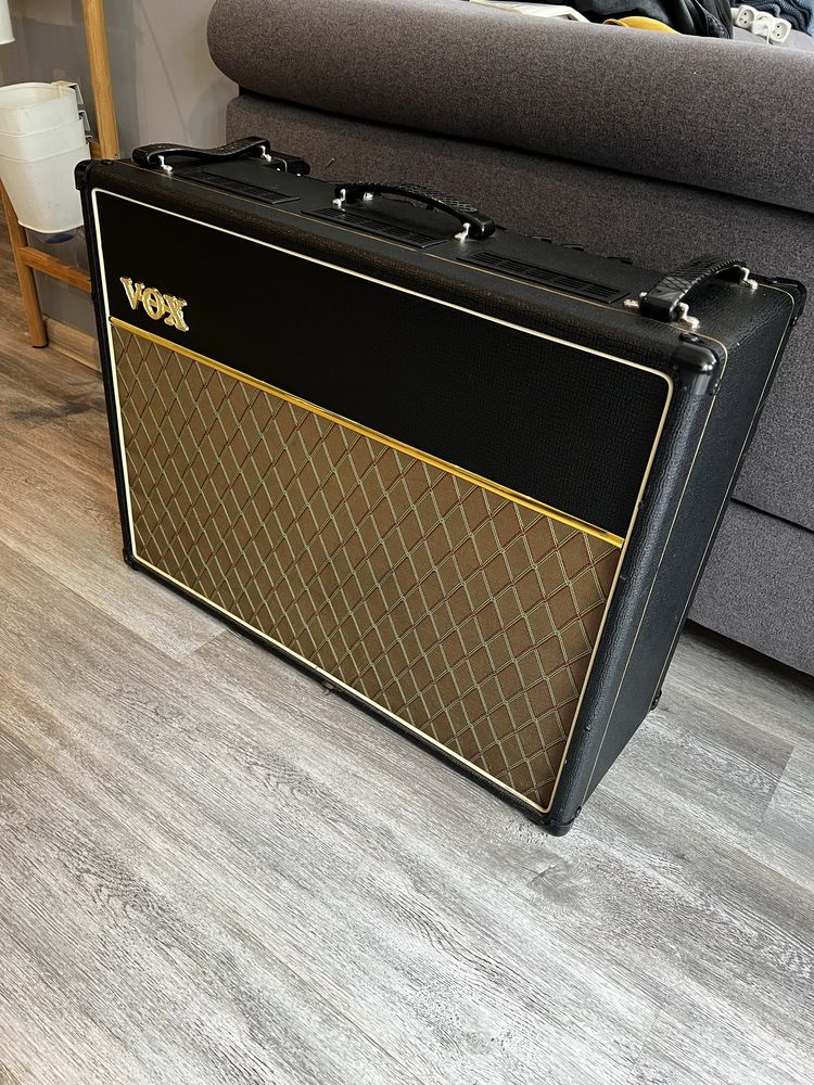 Vox AC30 CC2 wzmacniacz gitarowy stan bardzo dobry. Lampowe combo