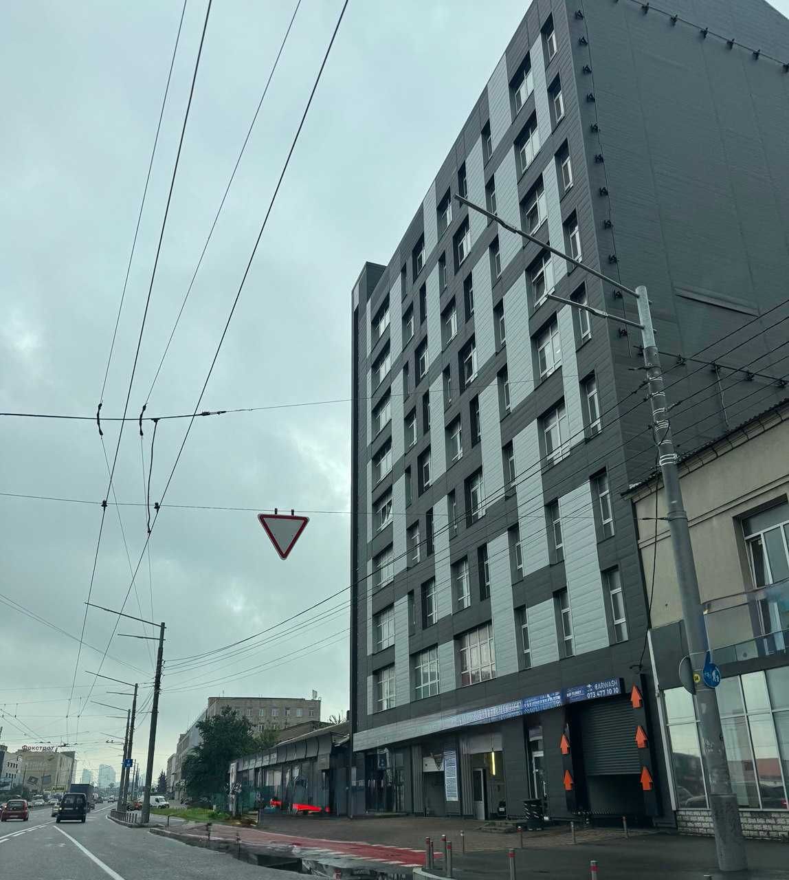 Сдаютя офисные помещения в БЦ в Оболонском районе ( Степана Бандеры)