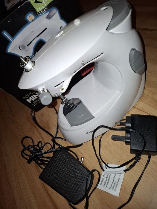 Mała Maszyna do Szycia ( Mini )