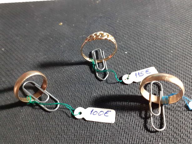 LOTE -  Quatro lindissimos colares com um fio em ouro usado 19.2k