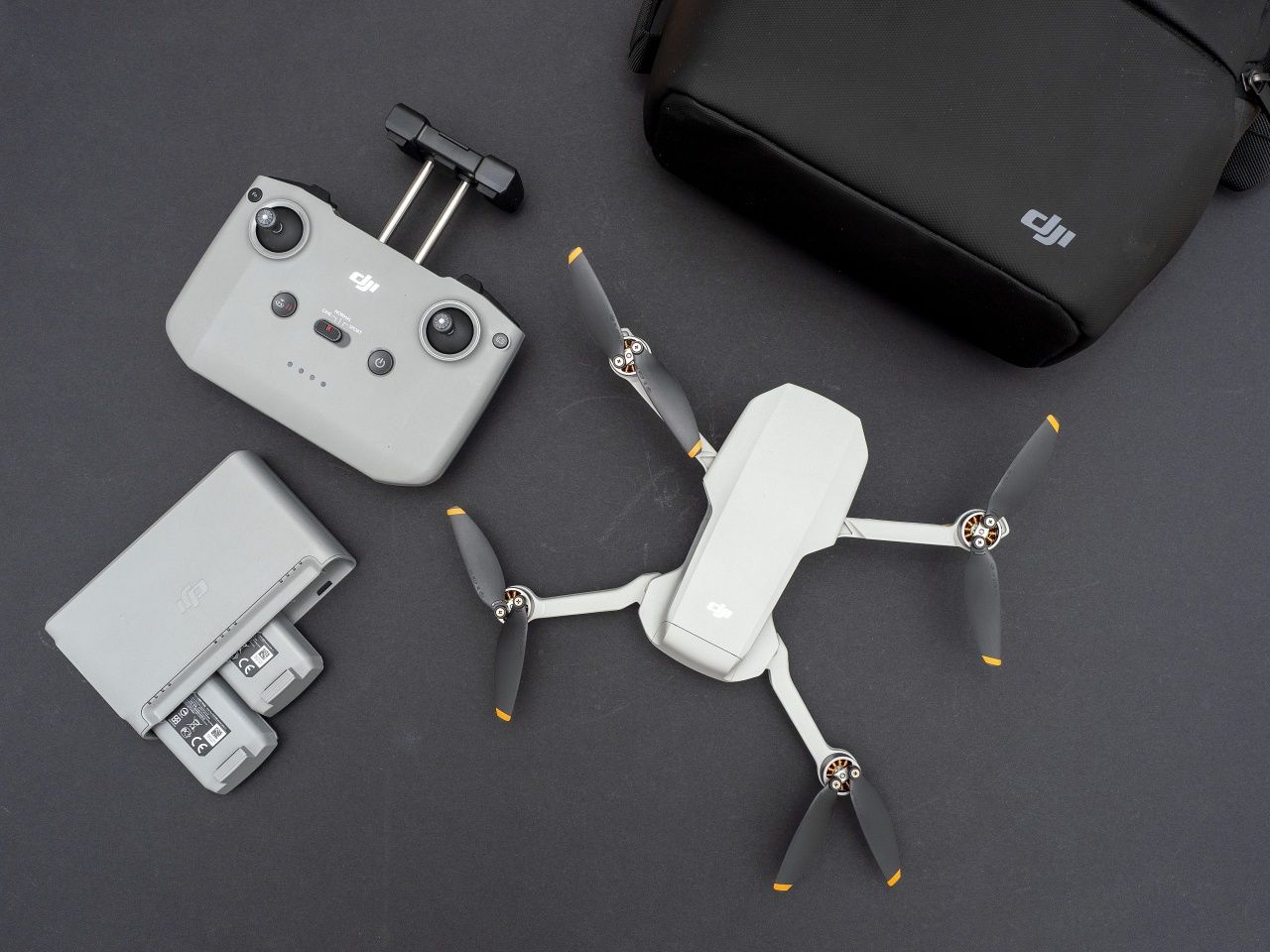 DJI mini 2 fly more combo (4 baterias)