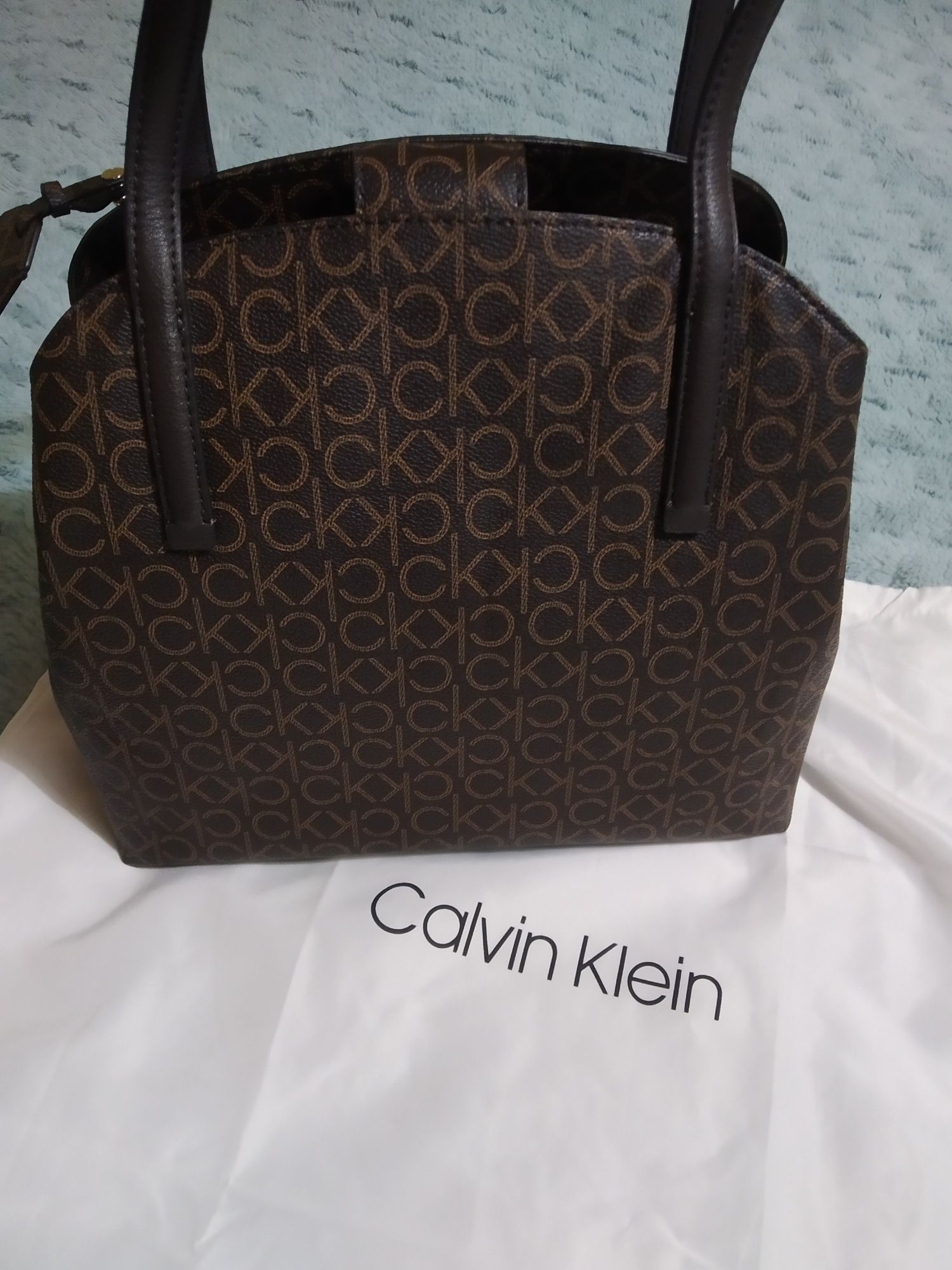 Torebka brąz Celvin Klein must shoulder bag mono