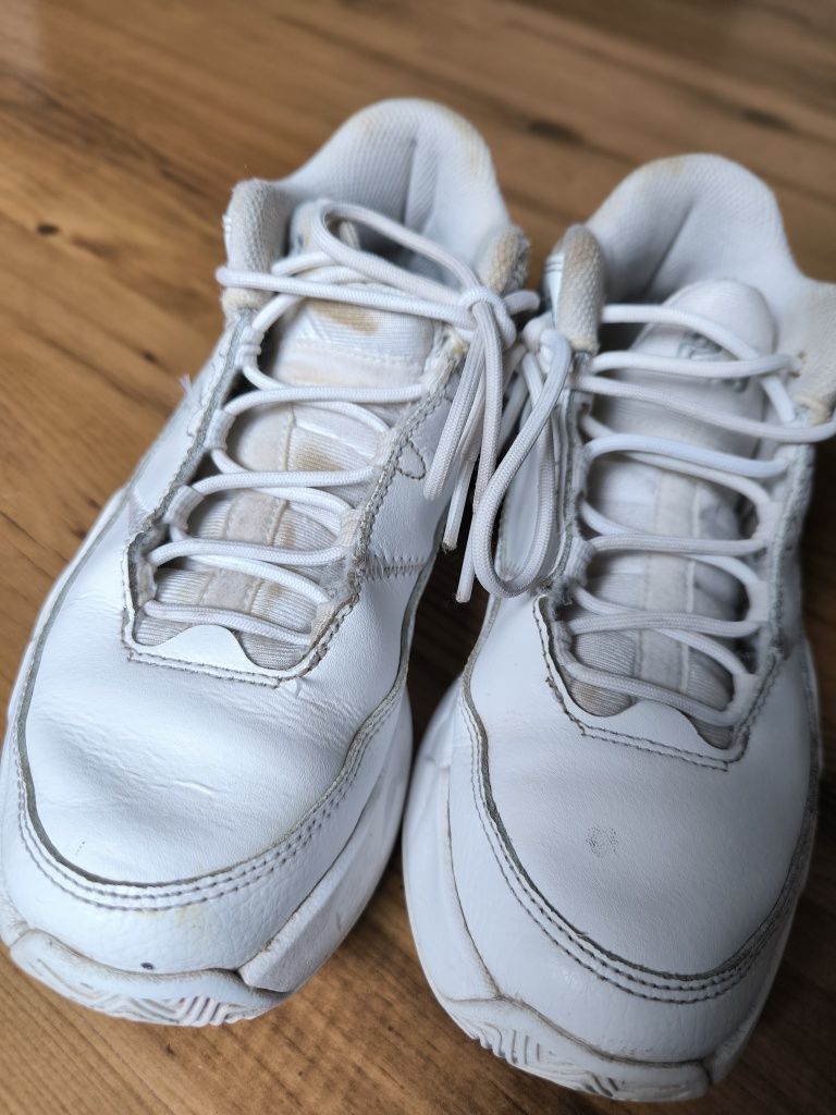 Jordan Air Max Aura 3 białe buty EU 35.5 do koszykówki wyższe