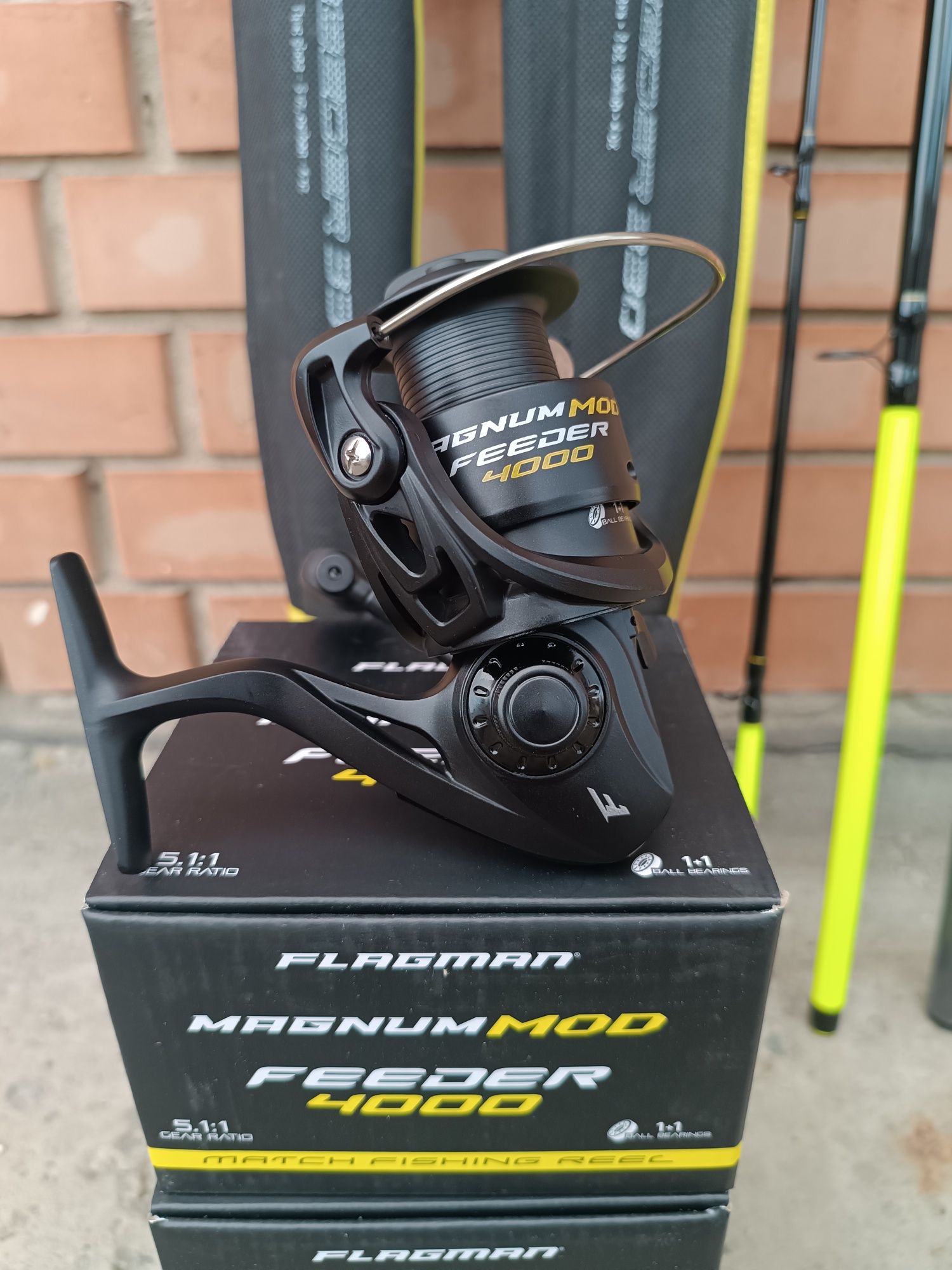 Flagman Force Rank Feeder 3.90 + Flagman Magnum Mod Feeder 4000