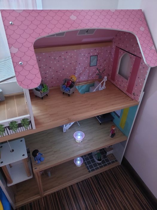 Domek dla lalek Playtive Lidl z ludzikami