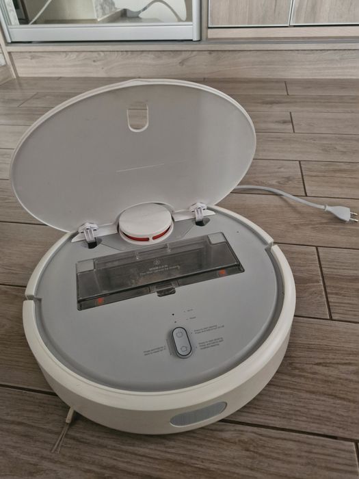 Робот пилосос Xiaomi robot vacuum