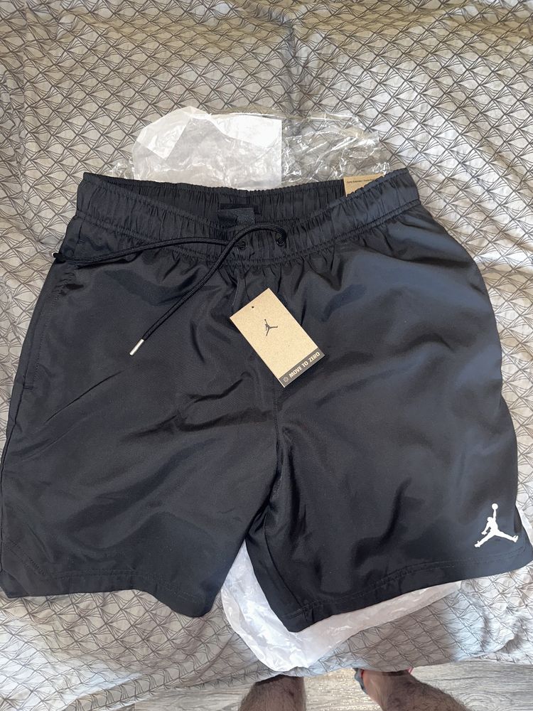 Jordan essentials short