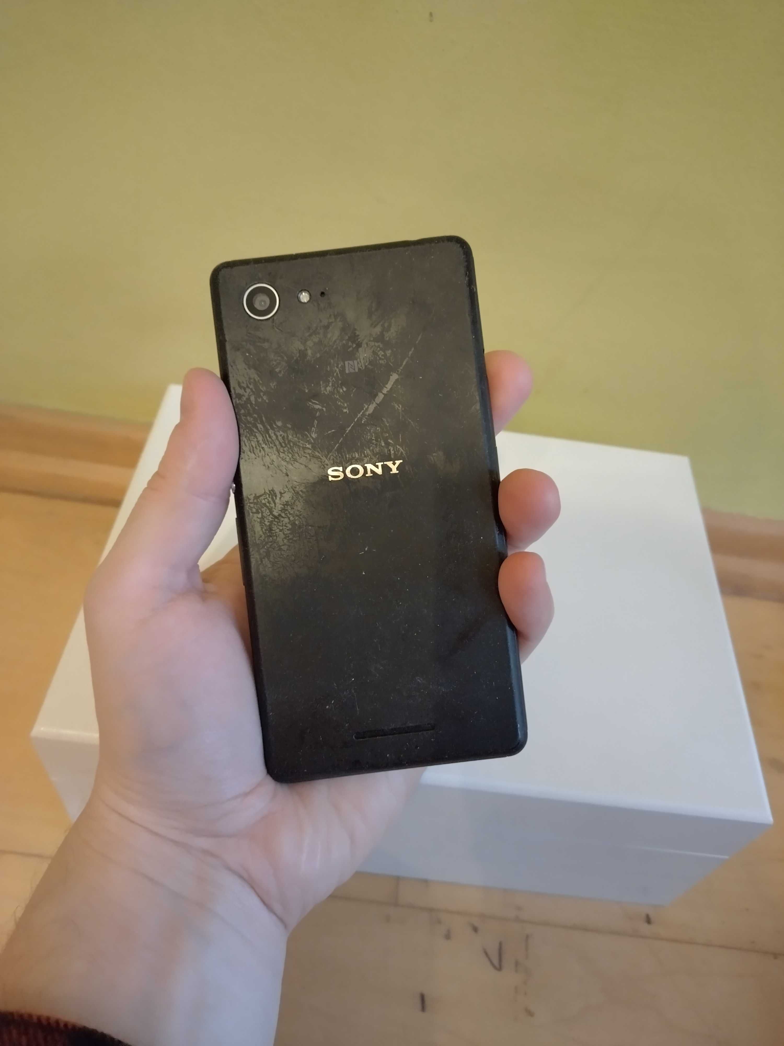 Sony Xperia E3 (D2203)