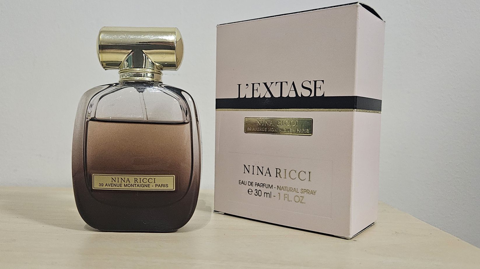 Woda perfumowana Nina Ricci L'extase 30 ml z ubytkiem
