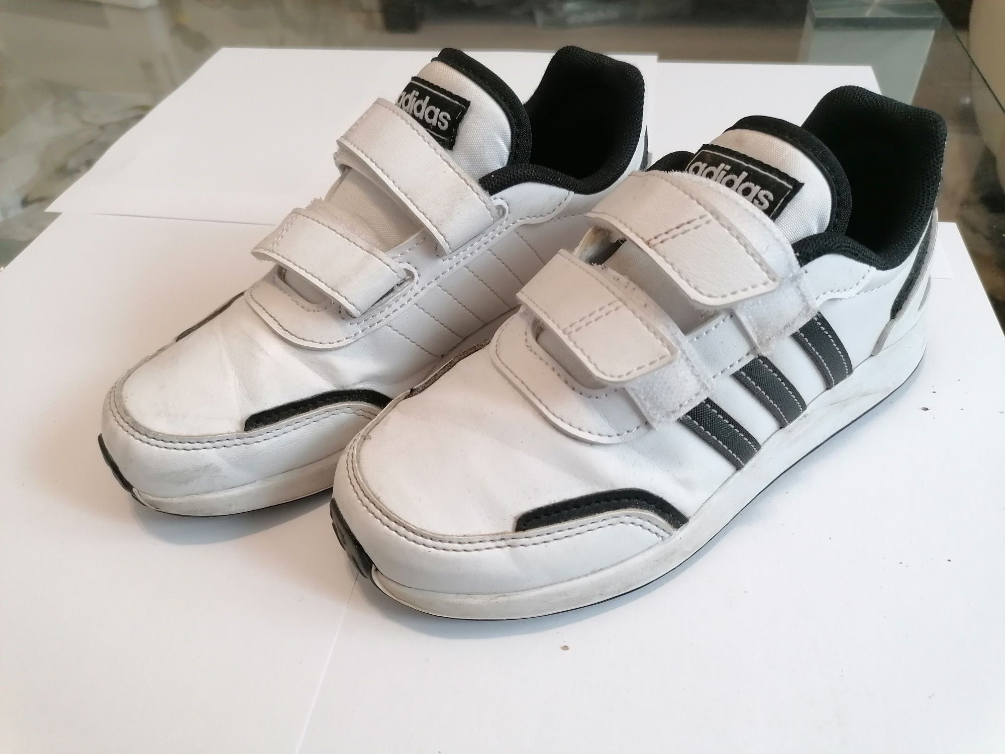 Buty chłopięce Adidas 33
