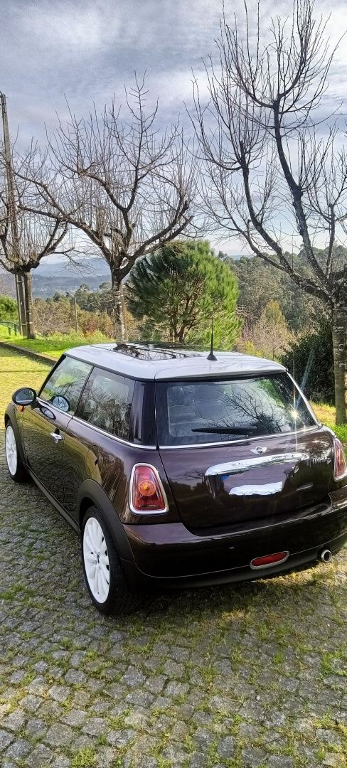 Mini Cooper d 50 anos