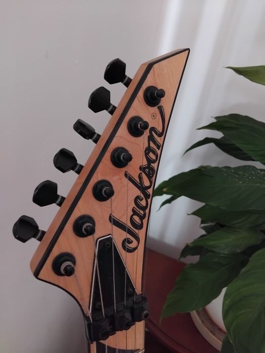 Vendo guitarra elétrica Jackson DK2M Dinky Snow White de 2007
