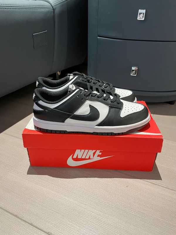 Nike Dunk Low Retro
White Black Panda 40