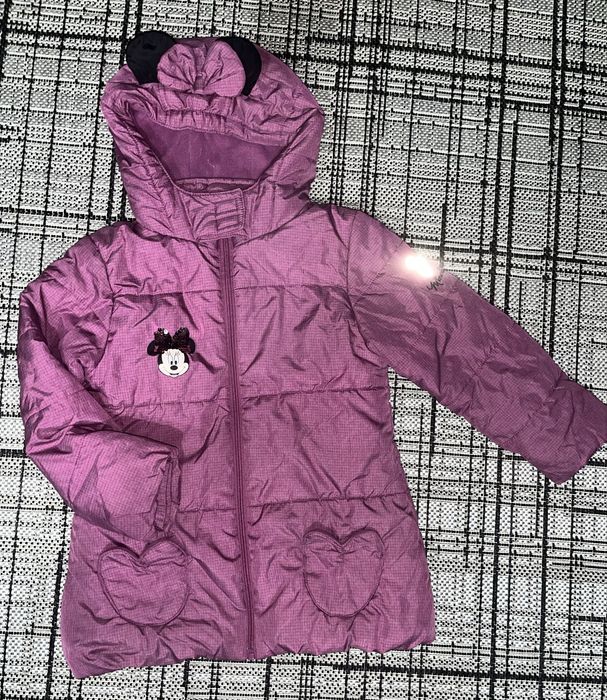 Куртка на дівчинку
