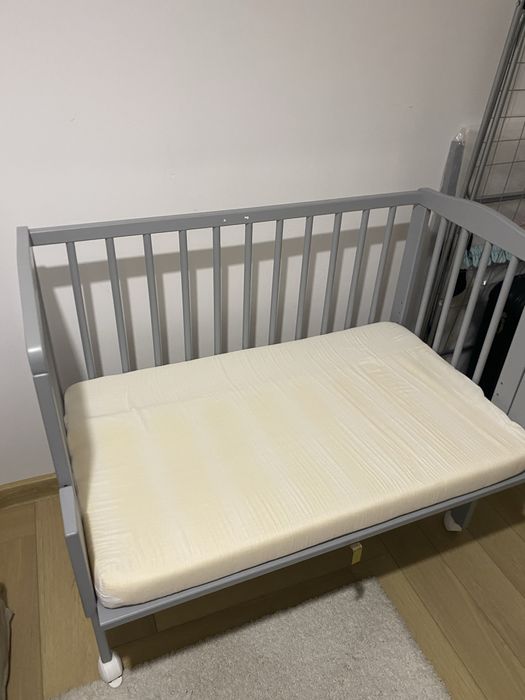 Sprzedam dziecięce dostawne drewniane łóżeczko