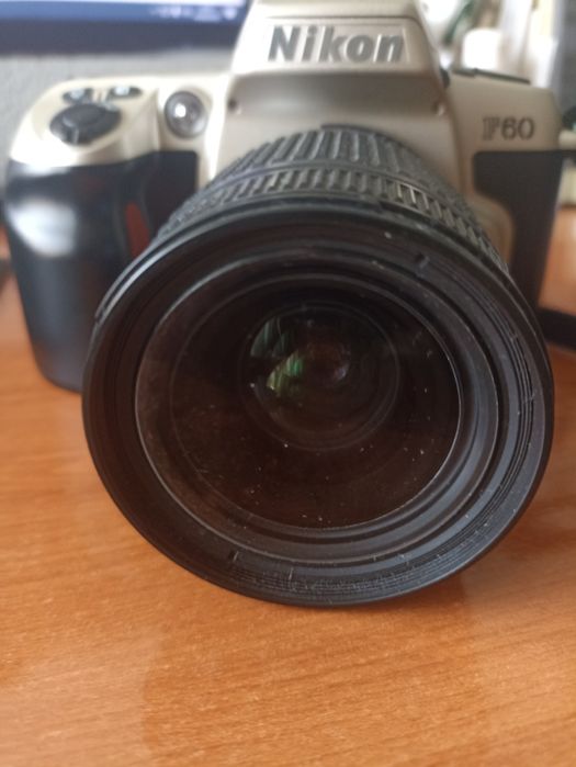 Nikon F60 + Lente 28-80mm