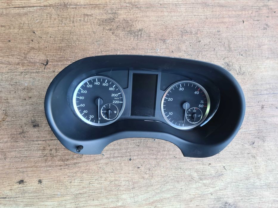 Mercedes Vito W447 2.2 licznik zegary automat