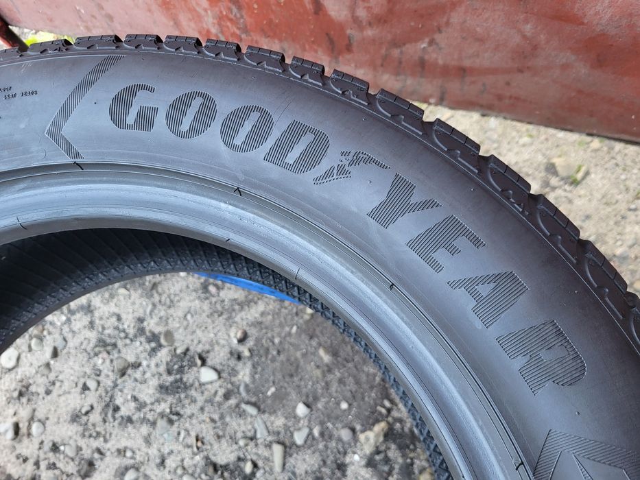 205/60/16 R16 GoodYear UltraGrip 8 RunFlat 4шт ціна за 1шт шини