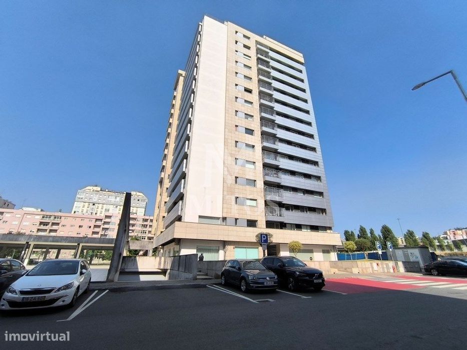 Apartamento T3 + Anexo T0 com terraço para venda em Braga