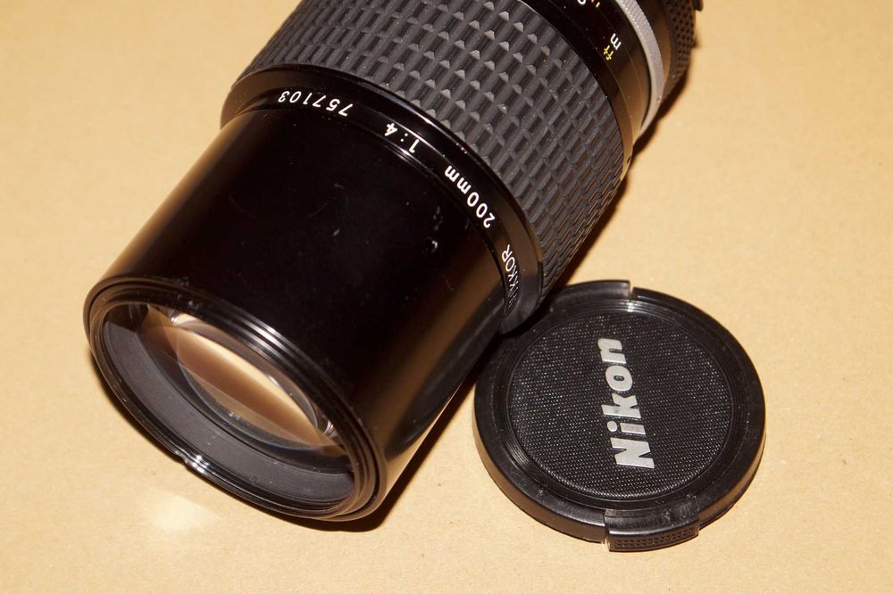 Nikon 200mm f/4 Nikkor Ai
