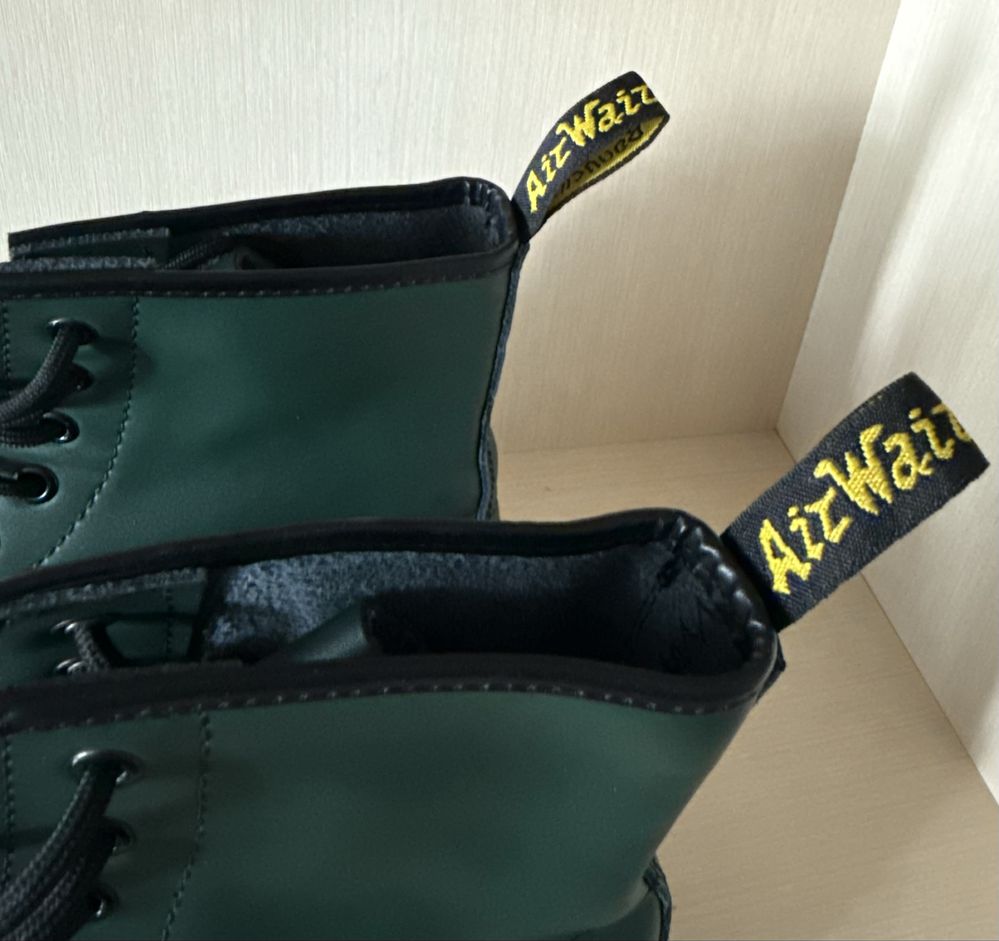 Dr. Martens Берци.