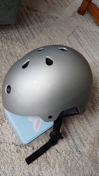 Kask Decathlon Oxelo na rolki hulajnigę, rozm. uniwersalny regulowany