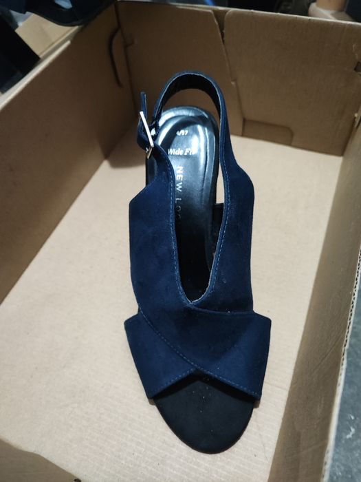 Buty na słupku r. 37