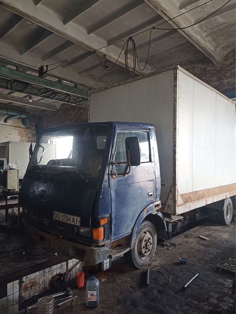 Продам вантажівку TATA