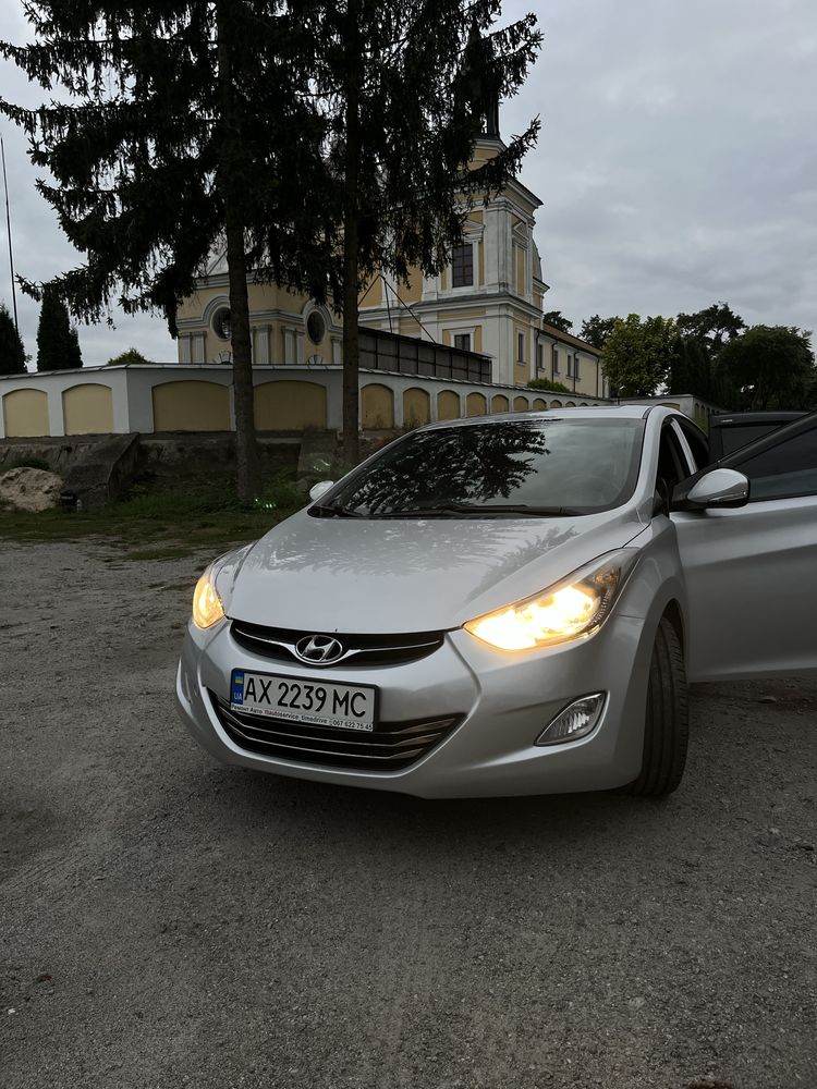 Hyundai Elantra 2013