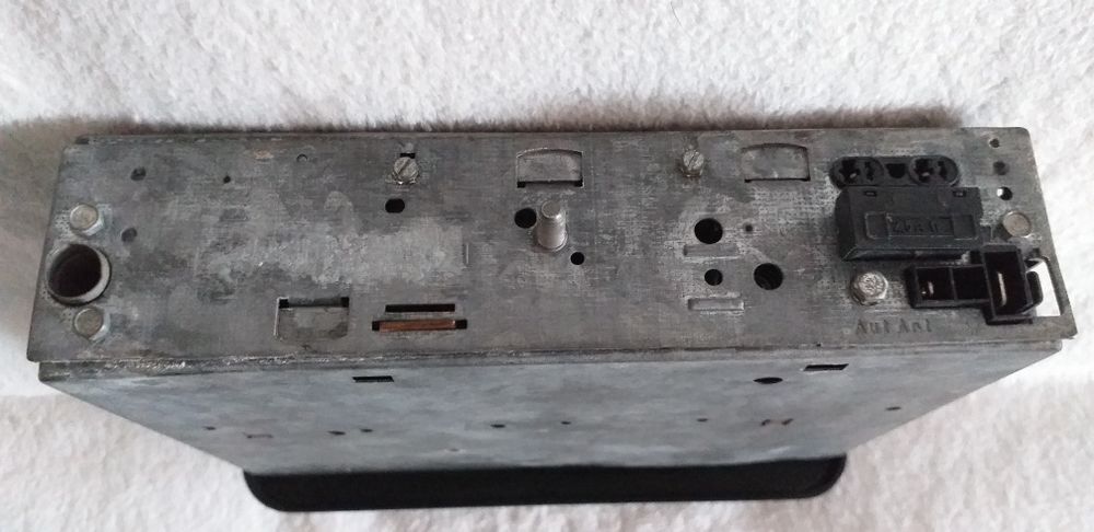 BLAUPUNKT - Zabytkowy  Radioodtwarzacz  Samochodowy