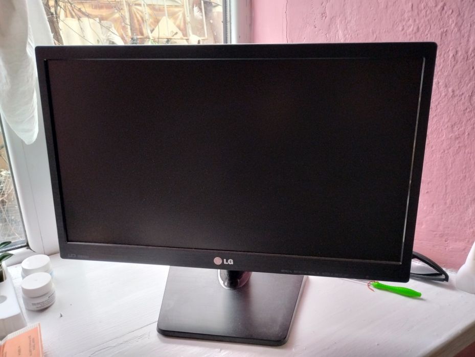 Монітор lg 19" 1600х900
