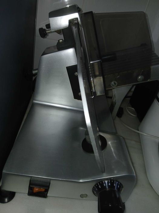 Máquina de cortar fiambre